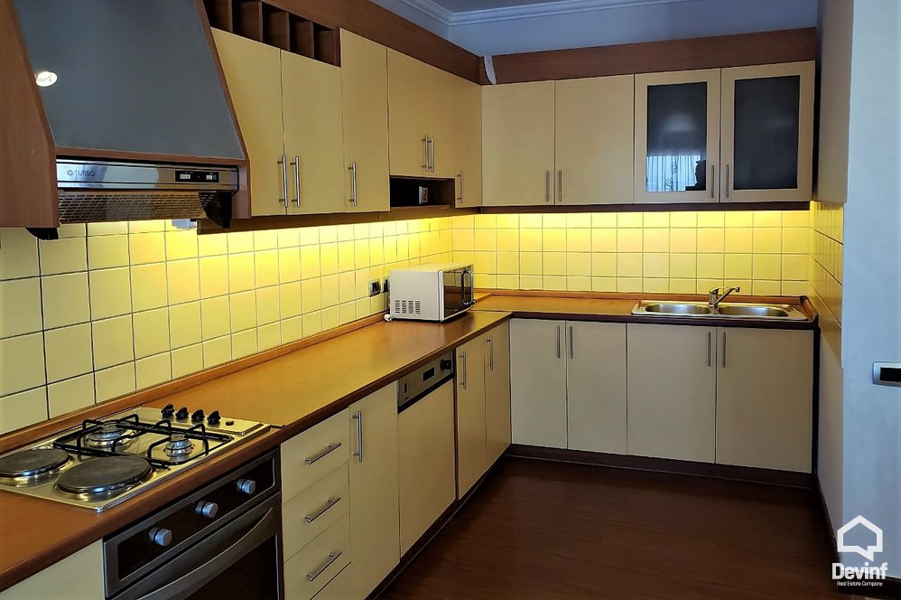 Tirane Qera Apartament 3+1+G Apartament ne nje pallat te prane Qendres Taivan apartament