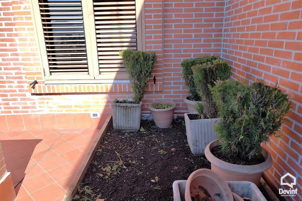 Tirane Qera Apartament 3+1+G Apartament ne nje pallat te prane Qendres Taivan apartament