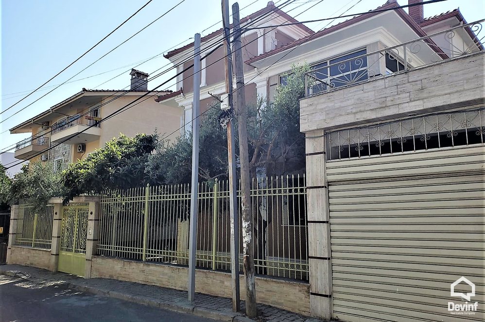 Tirane Qera Vile Me shume se 4 dhoma Blloku i Vilave Selite, Tirane. vile kompleks rezidencial