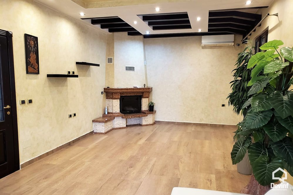 Tirane Qera Vile Me shume se 4 dhoma Blloku i Vilave Selite, Tirane. vile kompleks rezidencial