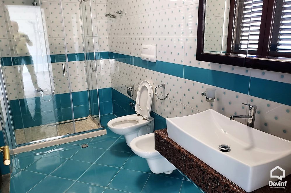 Tirane Qera Vile Me shume se 4 dhoma Blloku i Vilave Selite, Tirane. vile kompleks rezidencial