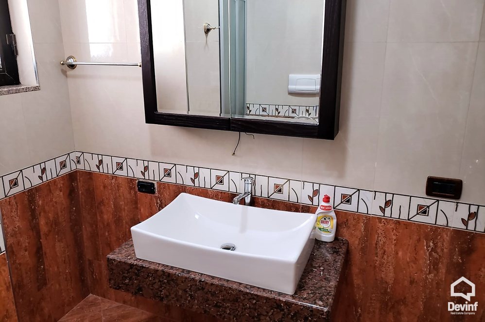 Tirane Qera Vile Me shume se 4 dhoma Blloku i Vilave Selite, Tirane. vile kompleks rezidencial