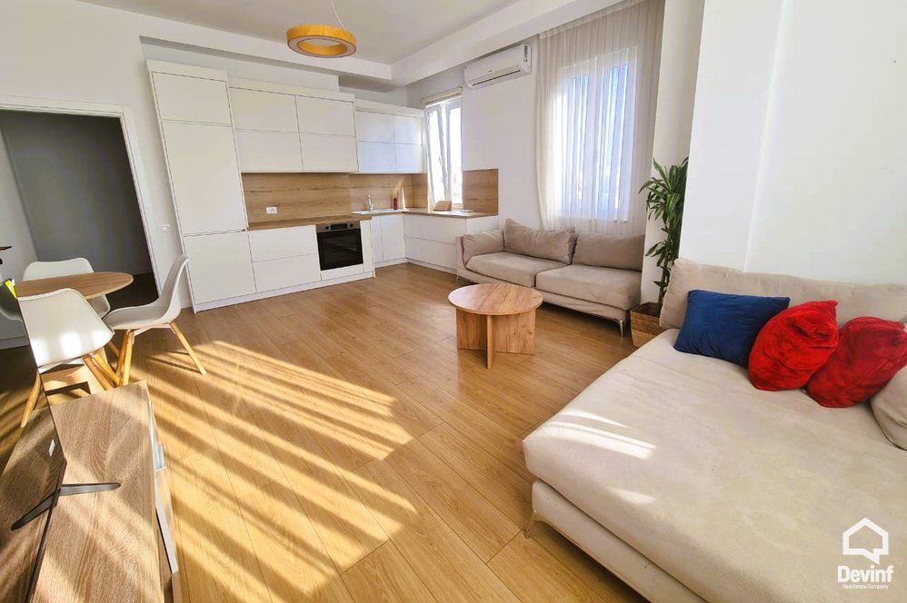 Tirane Qera Apartament 2+1 Apartament ne zonen e Bllokut apartament
