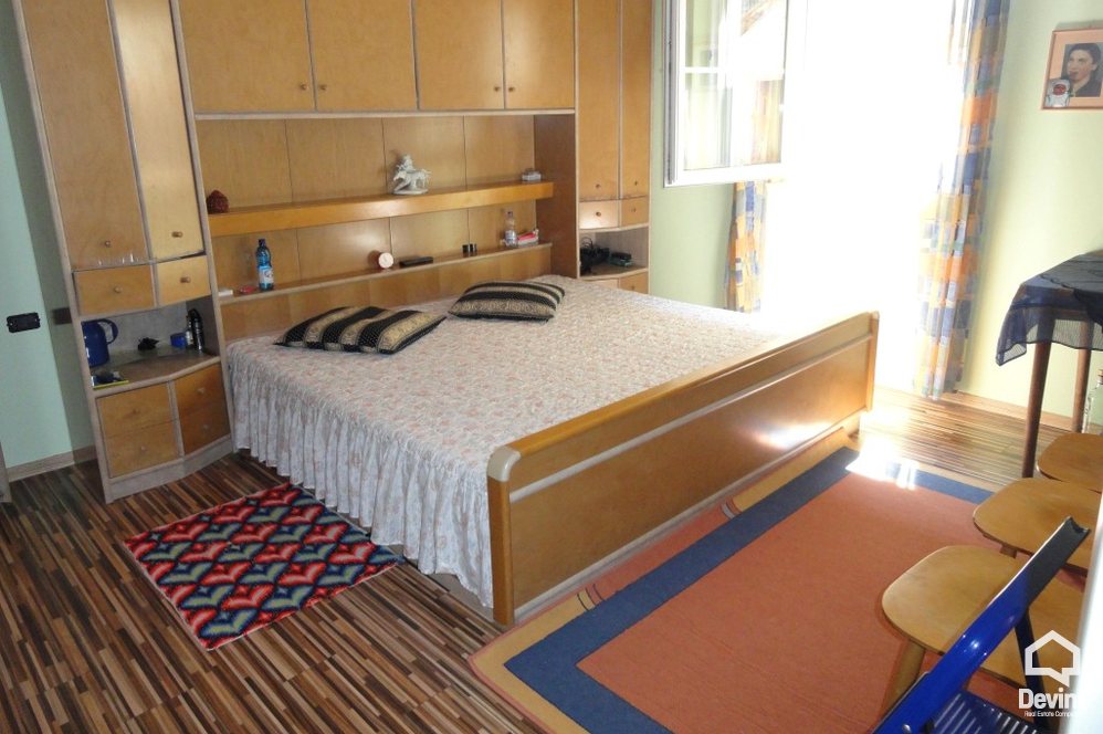 Tirane Qera Shtepi Private 3+1+A Vile e re e cila ndodhet ne Rrugen Siri Kodra vile kompleks rezidencial