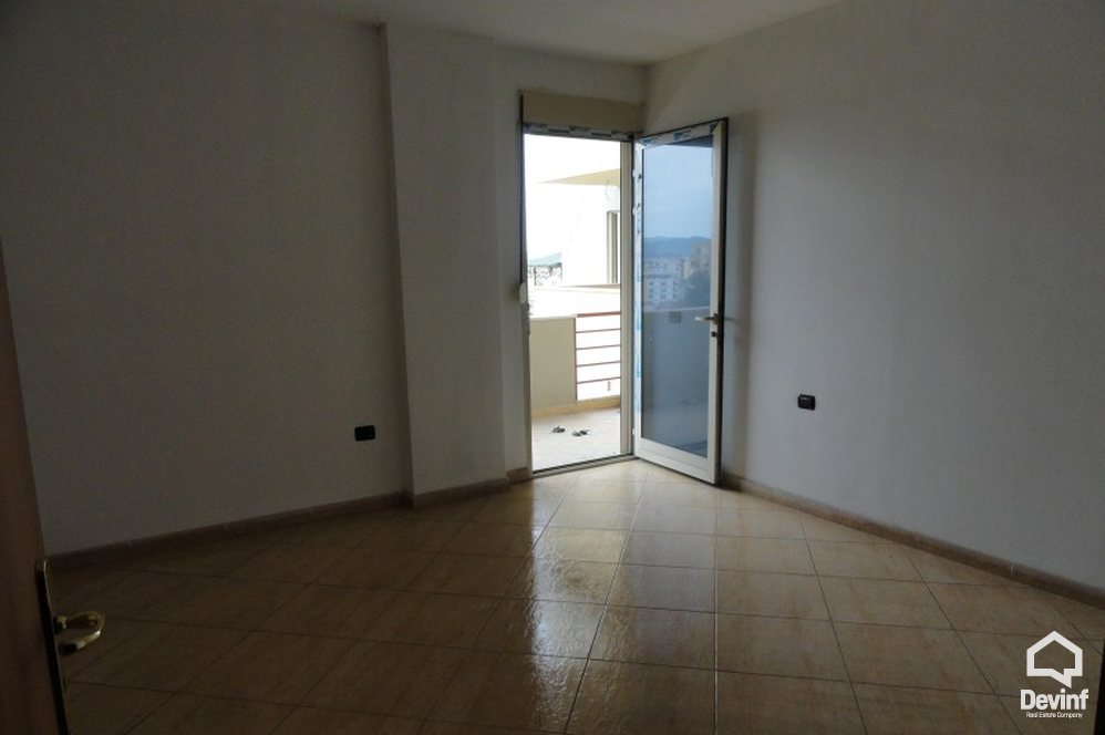 Tirane Shitje Apartament 3+1+A Pallat i ri i pozicionuar ne rrugen Bogdani apartament