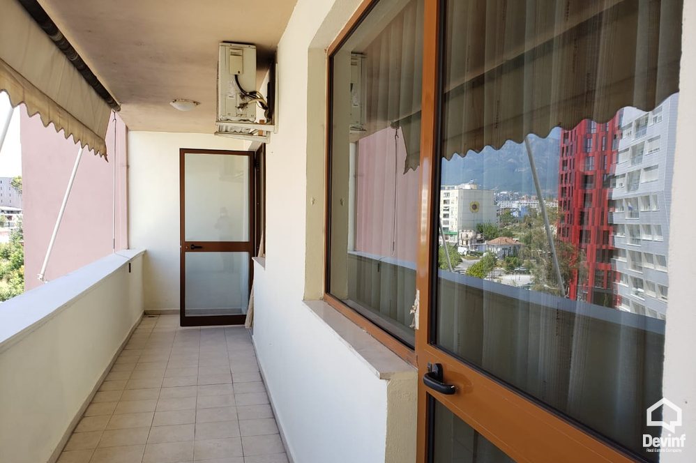 Tirane Qera Apartament 2+1+A Apartament i ri prane Hotel Sheraton apartament