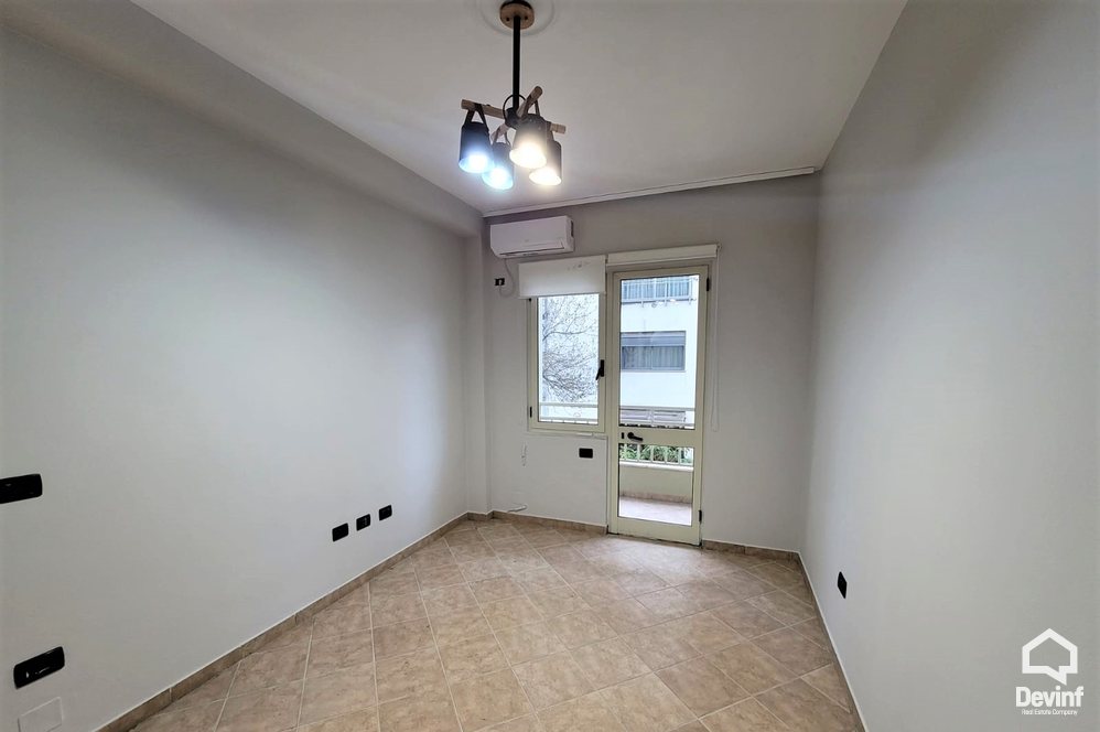 Tirane Qera Apartament 2+1+G Ambjent per zyre ne zonen e Bllok apartament zyre