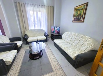 Apartament Qera Apartamenti ndodhet prane Kompleksit Taiwan