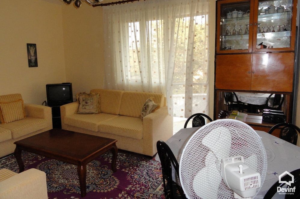 Tirane Qera Apartament 1+1+A Apartamenti ndodhet ne qender prane pallateve Shallvare apartament