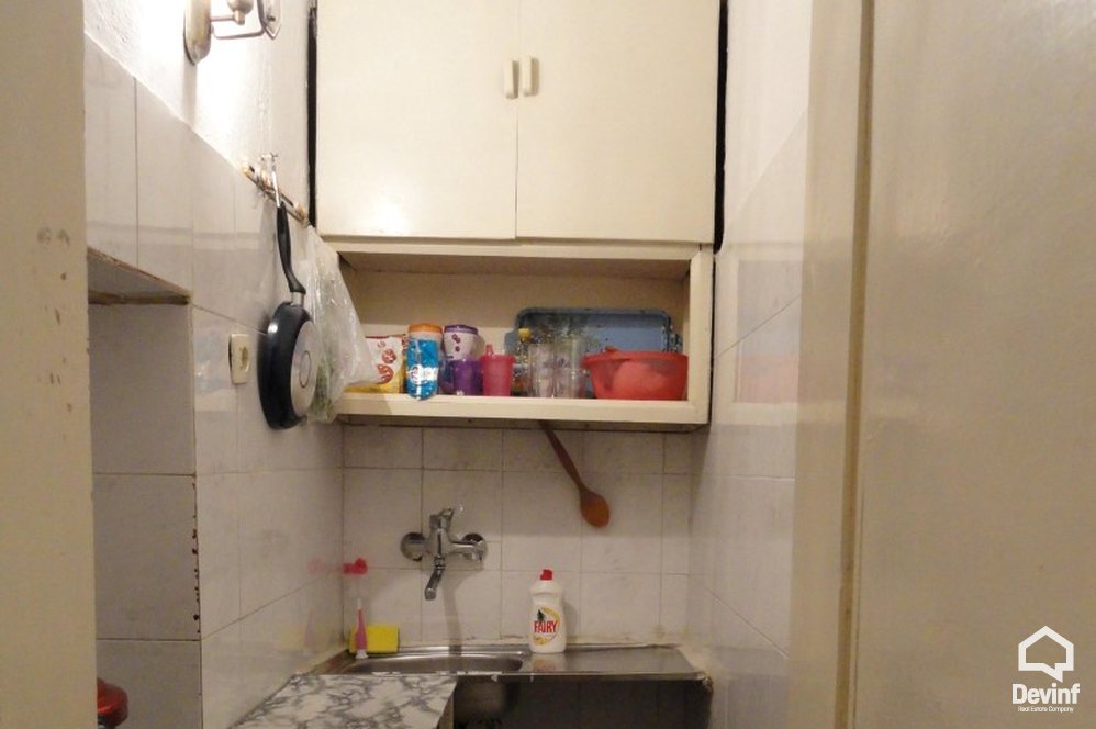 Tirane Qera Apartament 1+1+A Apartamenti ndodhet ne qender prane pallateve Shallvare apartament