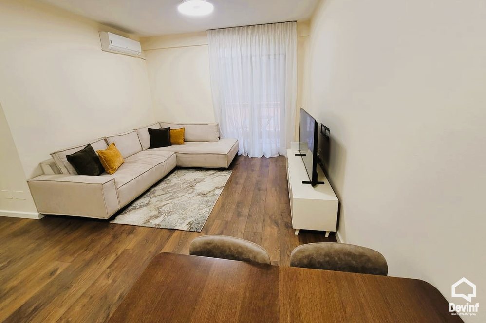 Tirane Qera Apartament 1+1 Apartamenti ndodhet ne rrugen Myslym Shyri apartament