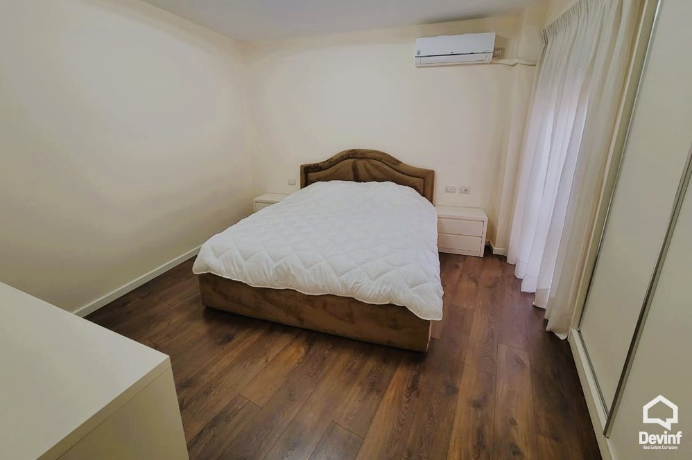 Tirane Qera Apartament 1+1 Apartamenti ndodhet ne rrugen Myslym Shyri apartament