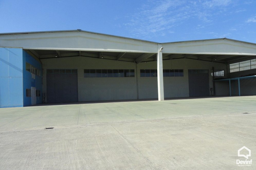 Tirane For Rent Warehouse  Industrial/storage facility near QTU on the Tirana-Durres highway Warehouse industri industri