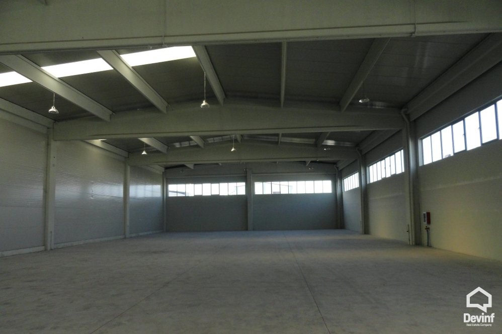 Tirane For Rent Warehouse  Industrial/storage facility near QTU on the Tirana-Durres highway Warehouse industri industri