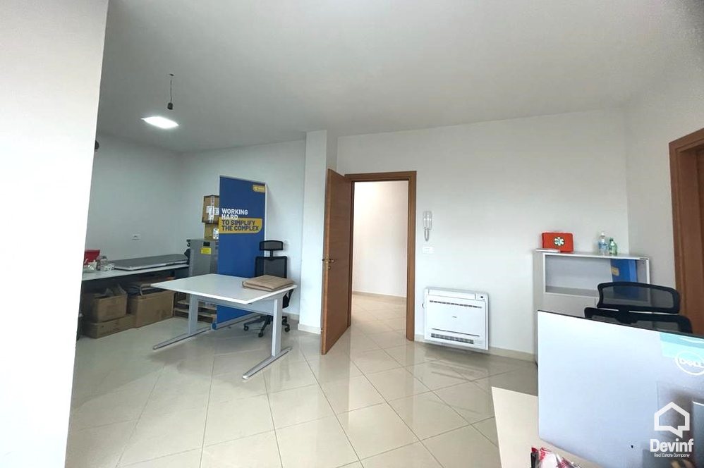 Tirane Qera Zyre 2+1 Zyre ne zonen e Bllokut zyre qender biznesi