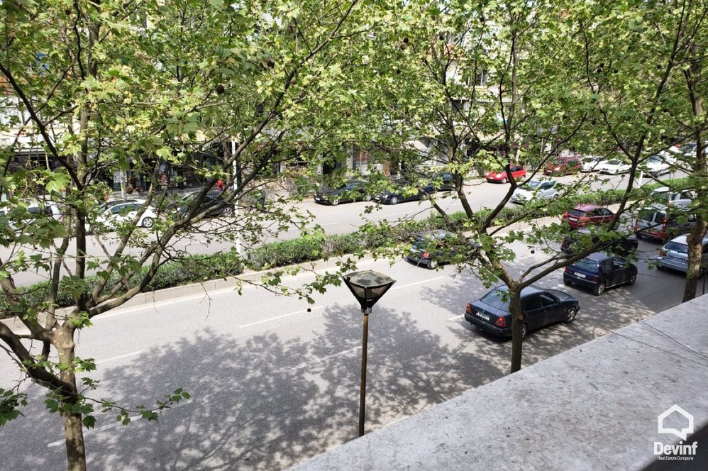 Tirane Shitje Apartament 3+1 Ne Rrugen e Kavajes, prane kryqezimit te 21 Dhjetorit apartament