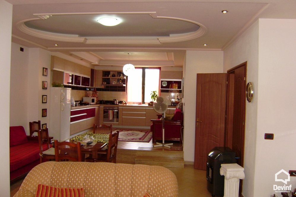 Tirane For Sale Villa 4+1+A Villa in the area of Sportiv Club Dinamo Villa