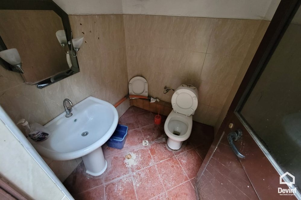 Tirane For Rent Villa Me shume se 4 dhoma Property for school or office located to the Tirana Lake area Office Villa
