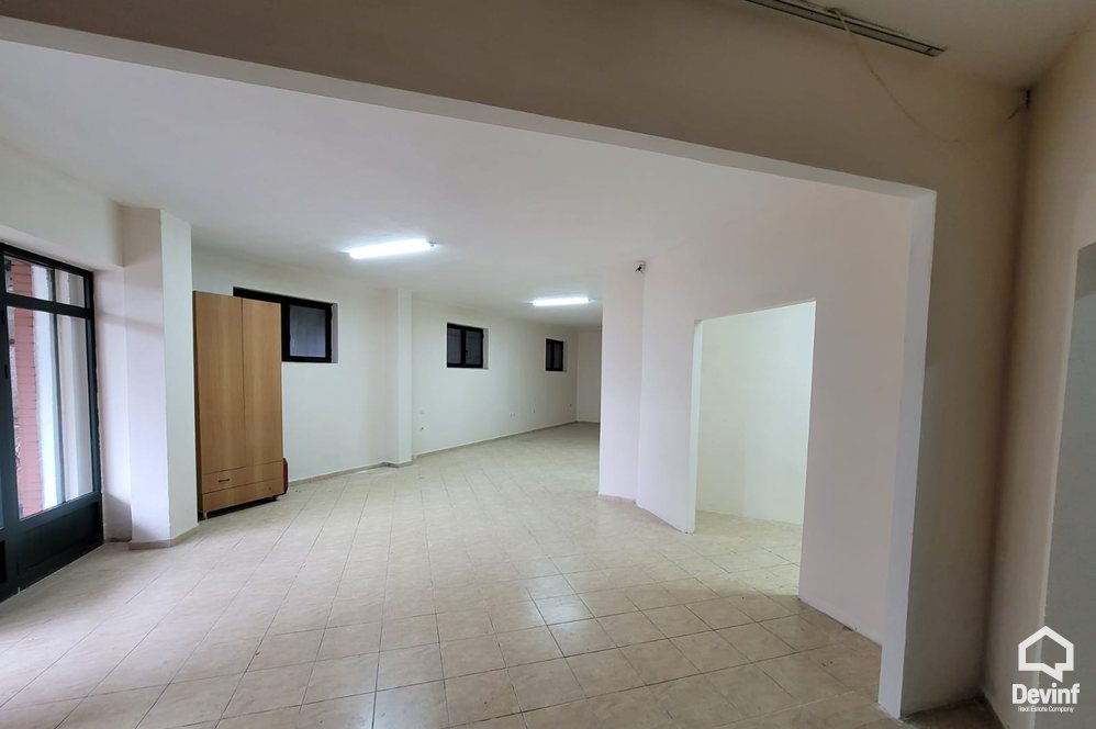 Tirane For Rent Villa Me shume se 4 dhoma Property for school or office located to the Tirana Lake area Office Villa