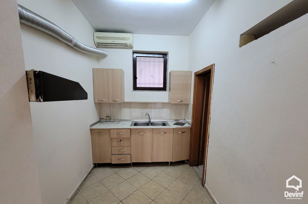 Tirane For Rent Villa Me shume se 4 dhoma Property for school or office located to the Tirana Lake area Office Villa