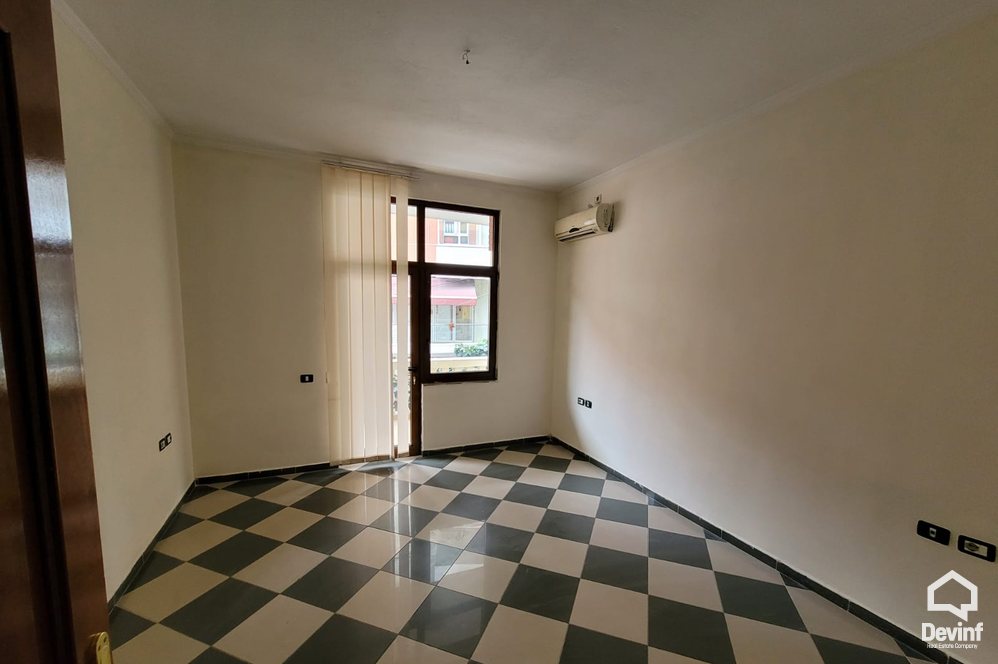 Tirane For Rent Villa Me shume se 4 dhoma Property for school or office located to the Tirana Lake area Office Villa