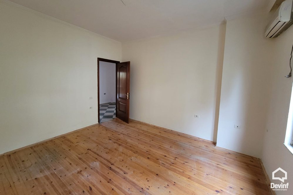 Tirane For Rent Villa Me shume se 4 dhoma Property for school or office located to the Tirana Lake area Office Villa
