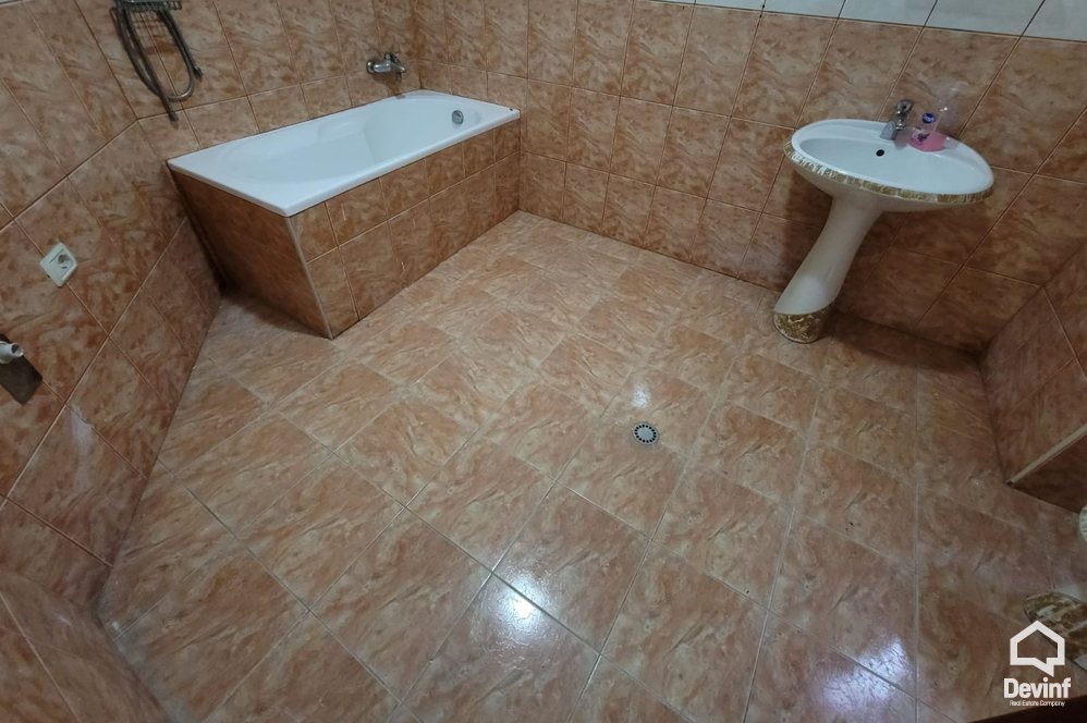 Tirane For Rent Villa Me shume se 4 dhoma Property for school or office located to the Tirana Lake area Office Villa