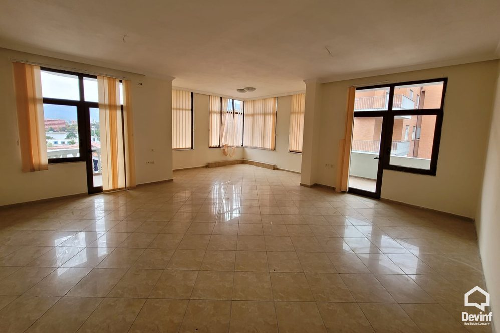 Tirane For Rent Villa Me shume se 4 dhoma Property for school or office located to the Tirana Lake area Office Villa