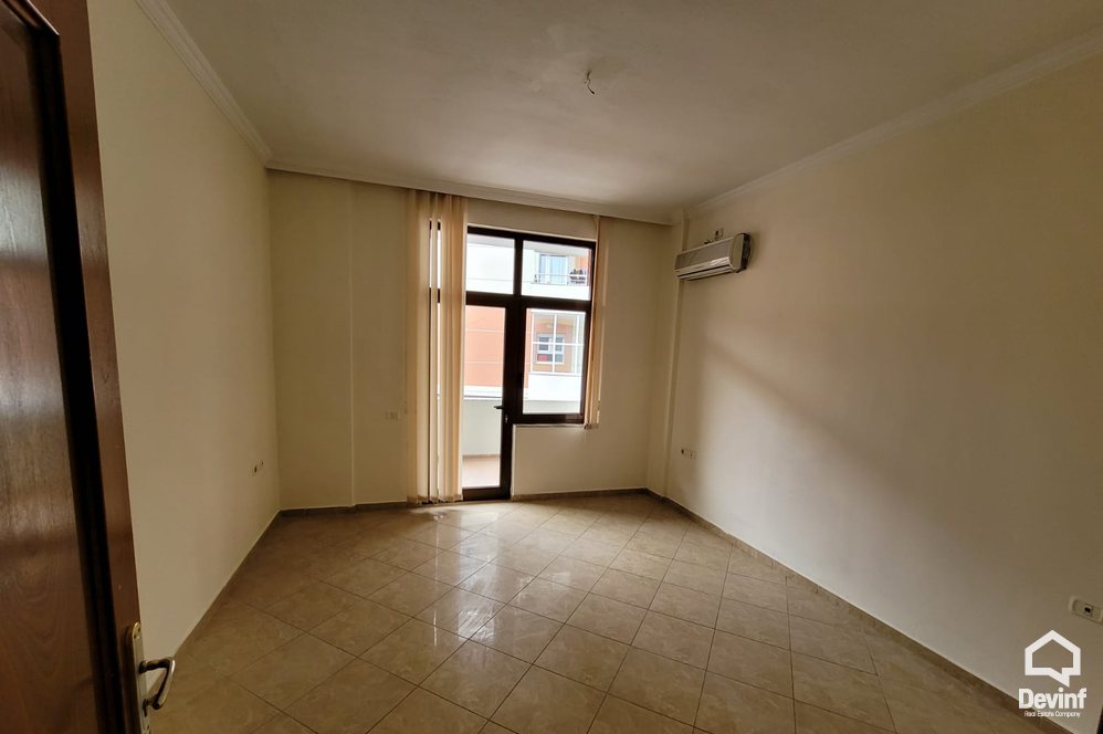 Tirane For Rent Villa Me shume se 4 dhoma Property for school or office located to the Tirana Lake area Office Villa