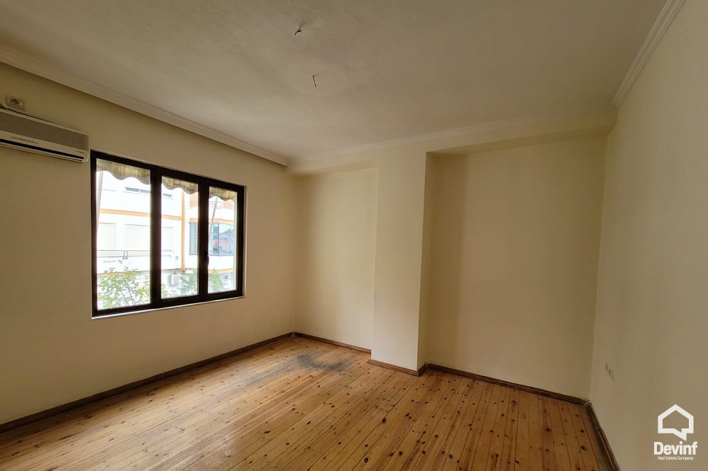 Tirane For Rent Villa Me shume se 4 dhoma Property for school or office located to the Tirana Lake area Office Villa