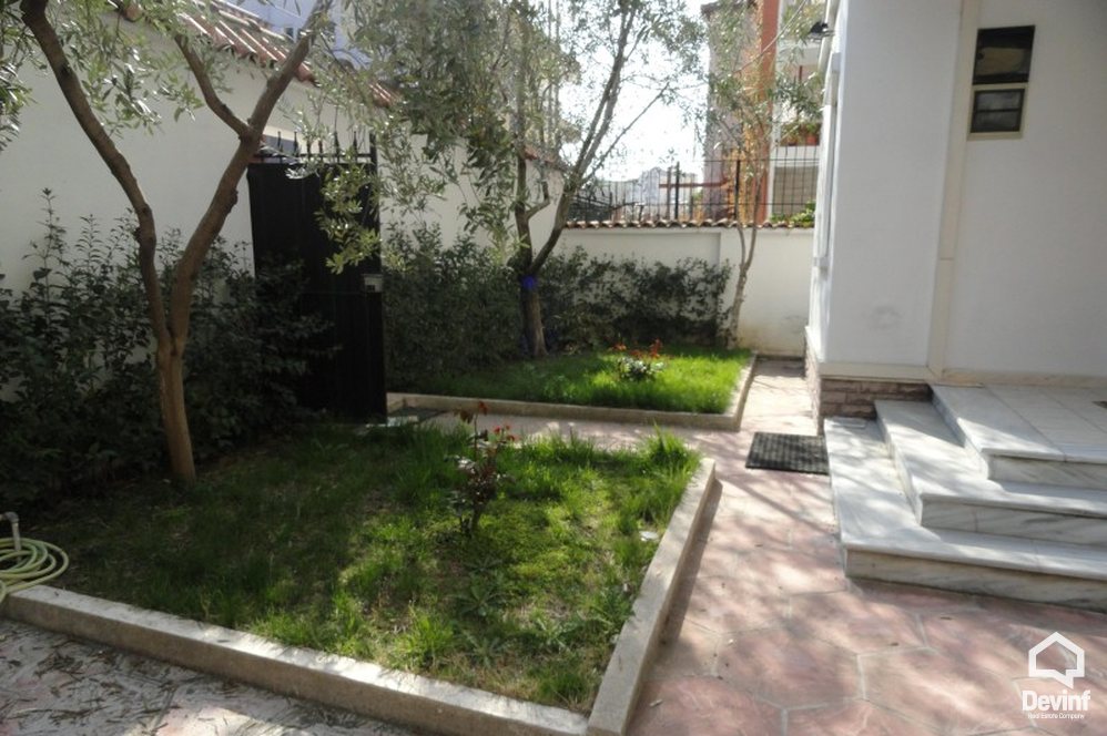 Tirane Qera Vile Me shume se 4 dhoma Vile ne zonen rezidenciale te vilave te Selites zyre vile