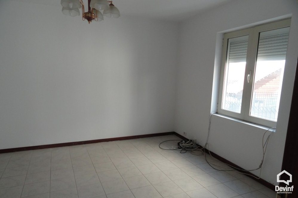 Tirane Qera Vile Me shume se 4 dhoma Vile ne zonen rezidenciale te vilave te Selites zyre vile
