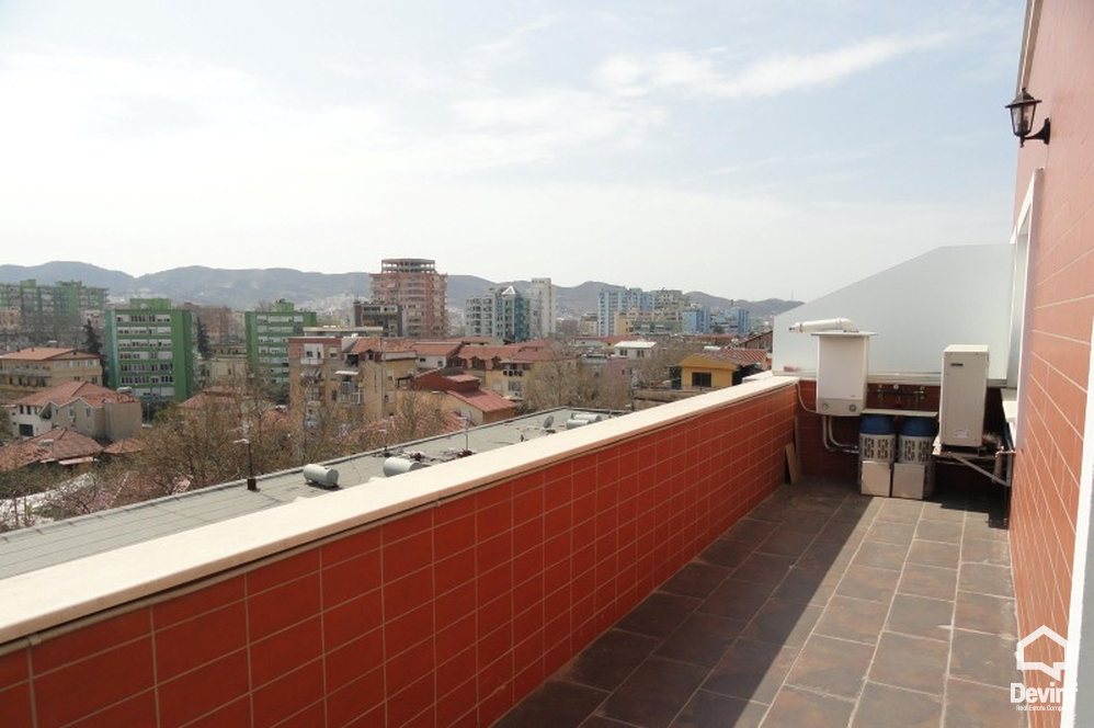 Tirane Qera Apartament 1+1+A Apartament ne nje pallat te ri ne Rr. Myslym Shyri shume prane Qendres Taivan apartament