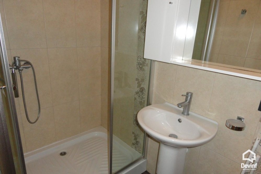 Tirane Qera Apartament 1+1+A Apartament ne nje pallat te ri ne Rr. Myslym Shyri shume prane Qendres Taivan apartament
