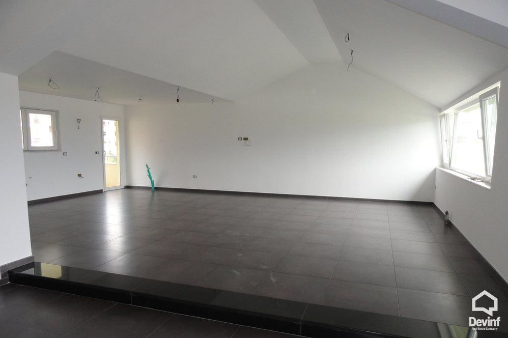 Tirane For Sale Apartment 4+1+A Near the Lake of Tirana Apartment