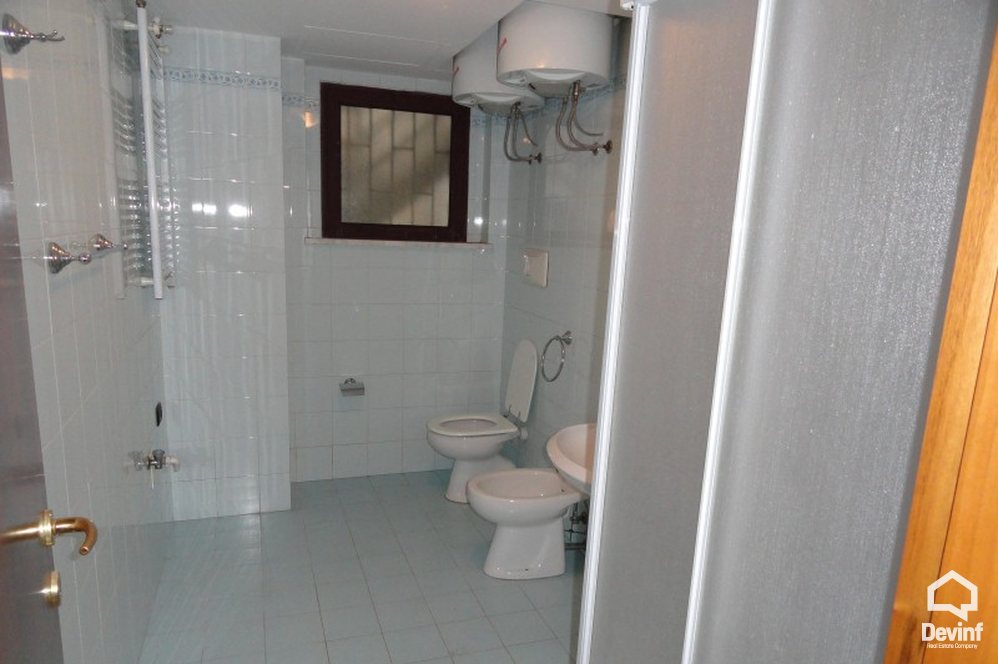 Tirane Qera Apartament 3+1+G Apartament ne pallat te ri ne qender te Tiranes apartament zyre qender biznesi
