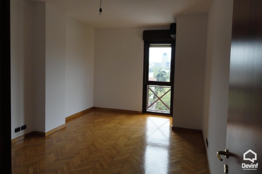Tirane Qera Apartament 3+1+G Apartament ne pallat te ri ne qender te Tiranes apartament zyre qender biznesi