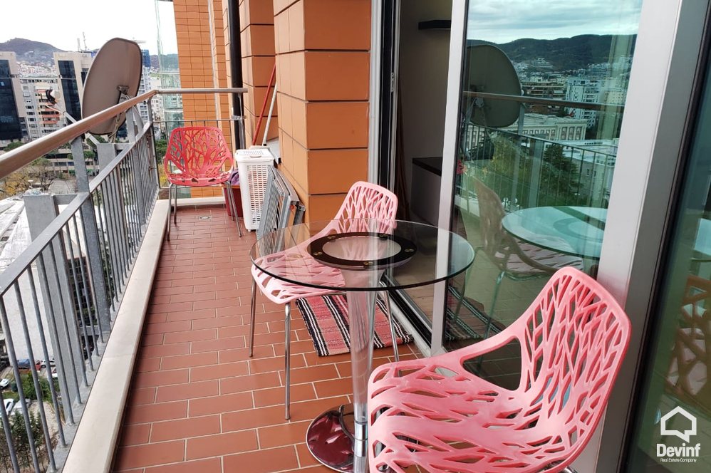 Tirane Qera Apartament 2+1+A Apartamenti ndodhet ne nje ndertim te ri prane Piramides apartament