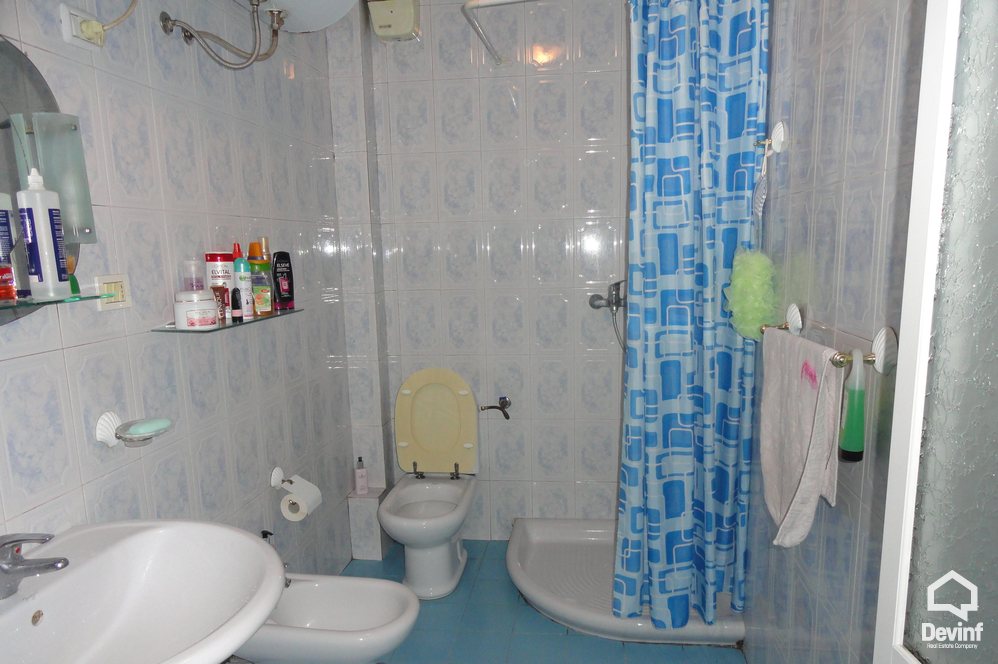 Tirane Shitje Apartament 3+1+A Rruga e Durresit, prane shkolles se mesme te pergjithshme Qemal Stafa apartament