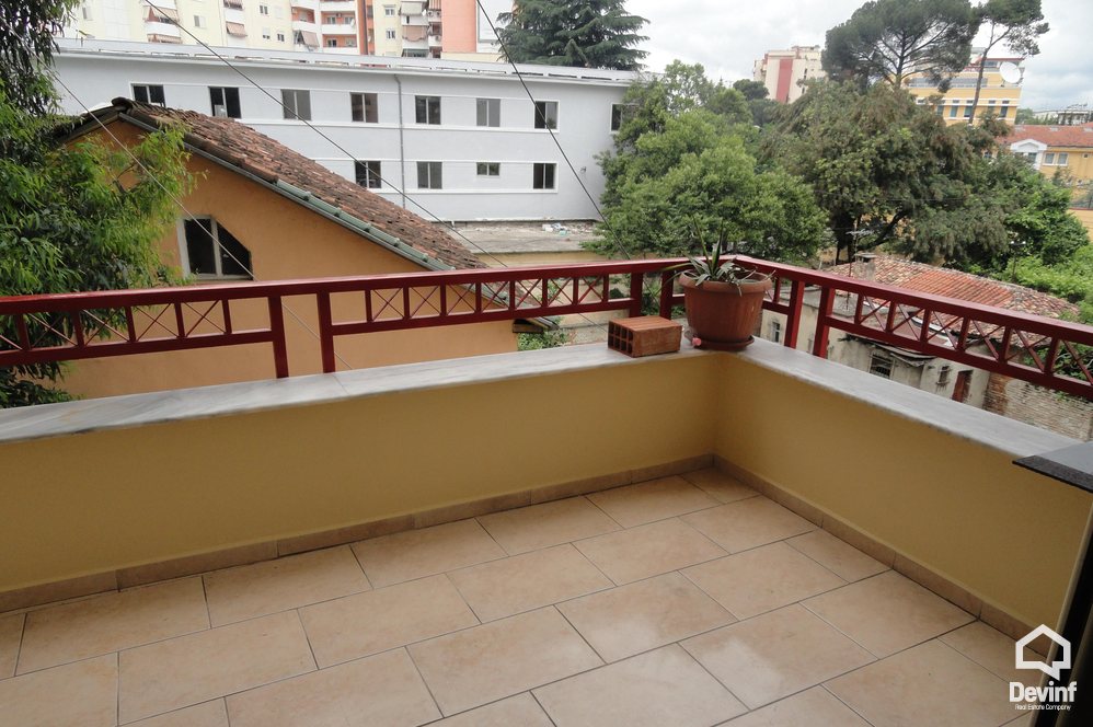 Tirane Qera Apartament 2+1+A Apartament i ri ne nje ndertim modern tek Rr. Elbasanit apartament
