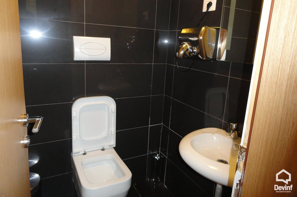 Tirane Shitje Bar-Restorant  Prane rruges Myslym Shyri apartament