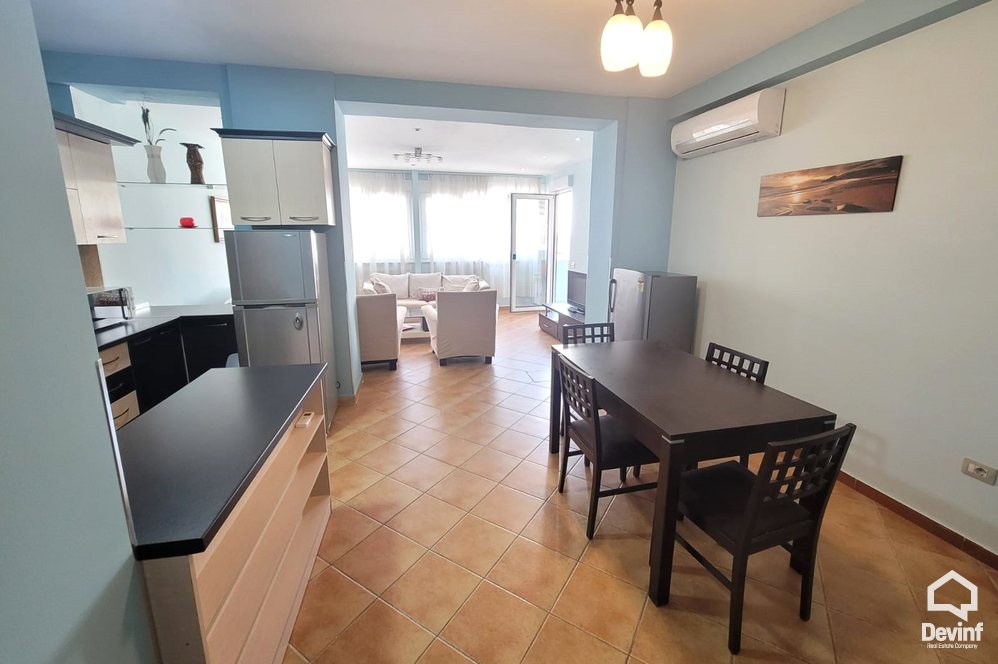 Tirane Qera Apartament 2+1+A Apartamenti ndodhet ne nje pallat te ri tek Rr. Elbasanit apartament