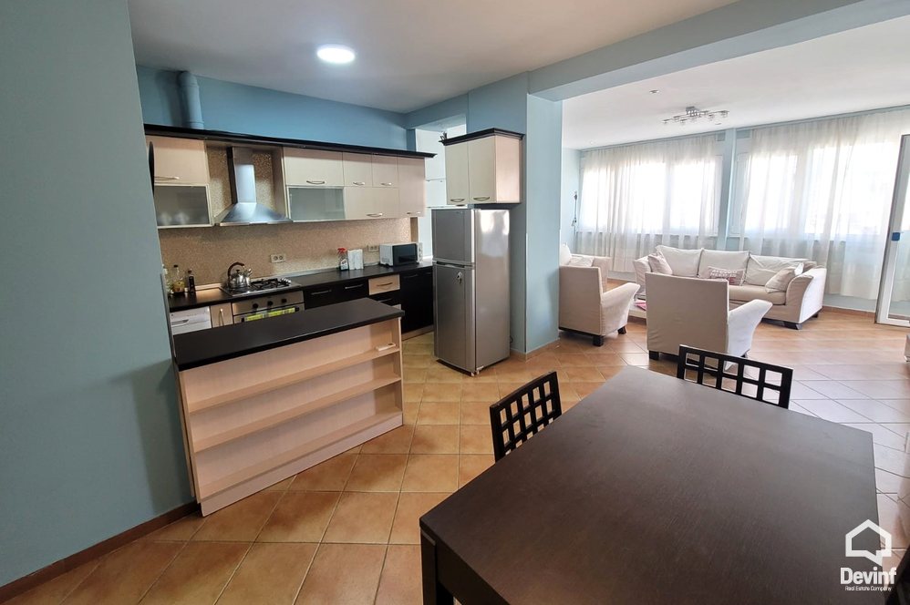 Tirane Qera Apartament 2+1+A Apartamenti ndodhet ne nje pallat te ri tek Rr. Elbasanit apartament