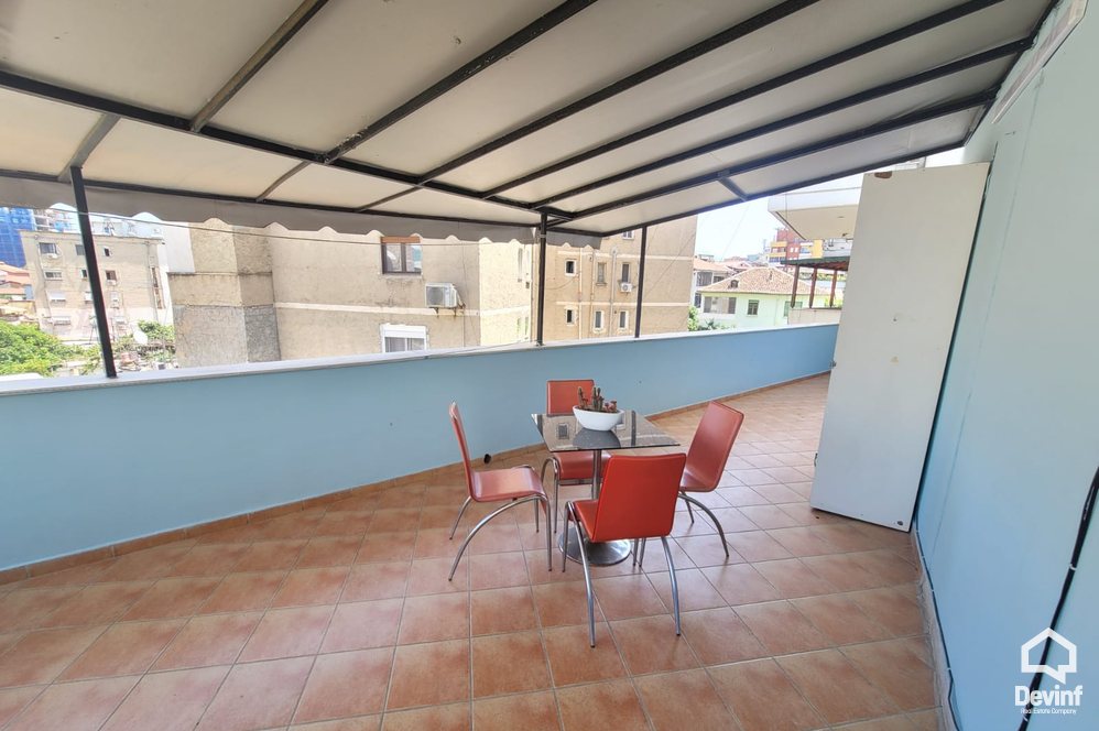Tirane Qera Apartament 2+1+A Apartamenti ndodhet ne nje pallat te ri tek Rr. Elbasanit apartament