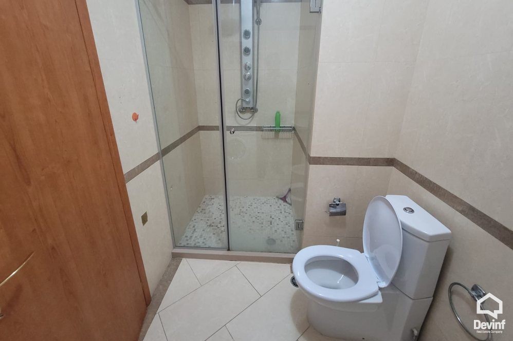 Tirane Qera Apartament 2+1+A Apartamenti ndodhet ne nje pallat te ri tek Rr. Elbasanit apartament