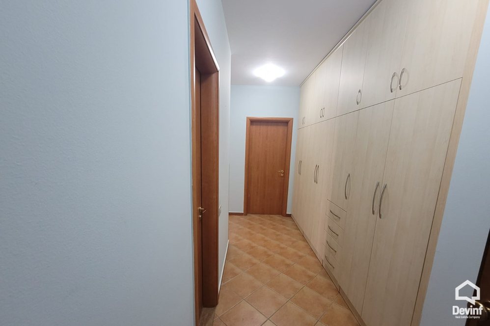 Tirane Qera Apartament 2+1+A Apartamenti ndodhet ne nje pallat te ri tek Rr. Elbasanit apartament