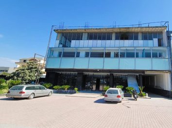 Magazine Qera Objekt magazine/ekspozite ne autostraden Tirane-Durres
