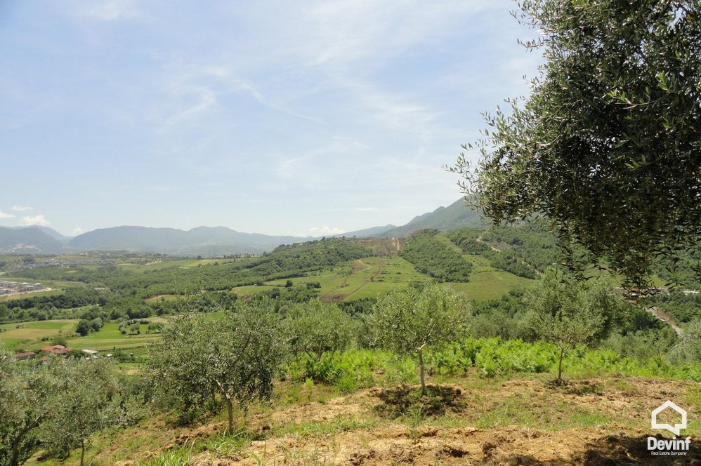 Tirane Shitje Toke  Mjull-Bathore, ne zonen e komunes se Farkes. toke per ndertim toke per agroturizem