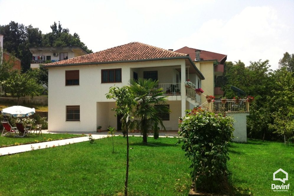 Tirane Qera Apartament 3+1+A Apartament ne vile e cila ndodhet ne Rr. Elbasanit kat vile vile vile