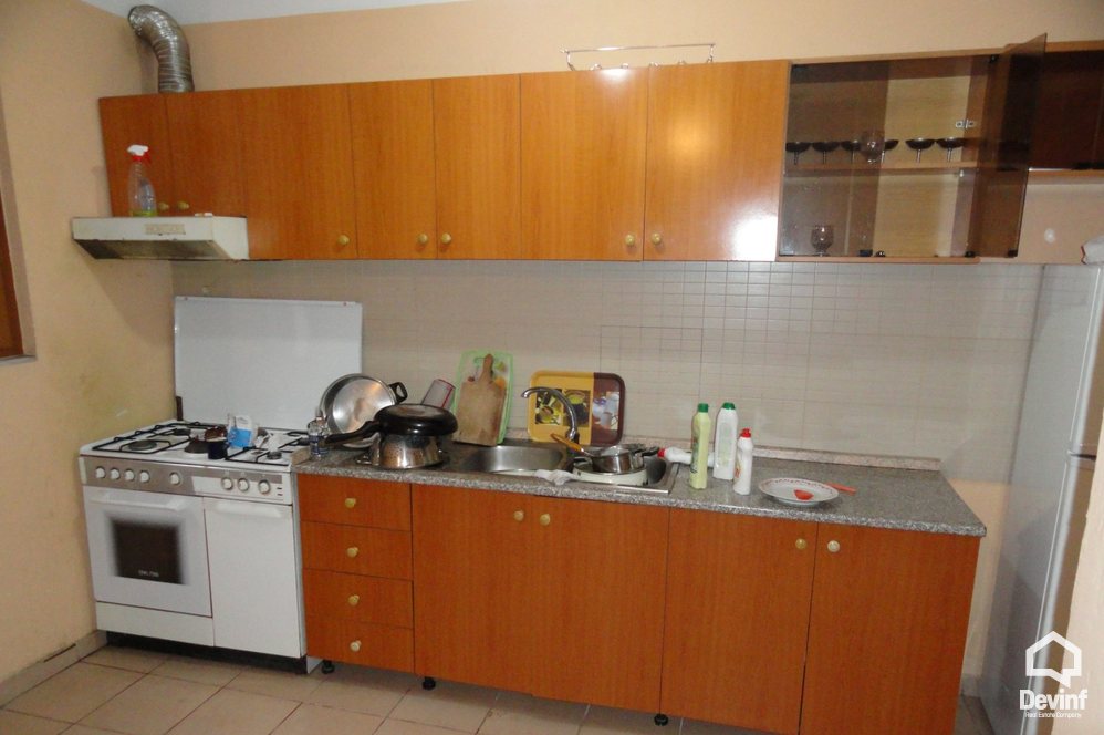 Tirane Qera Apartament 3+1+A Apartament ne vile e cila ndodhet ne Rr. Elbasanit kat vile vile vile